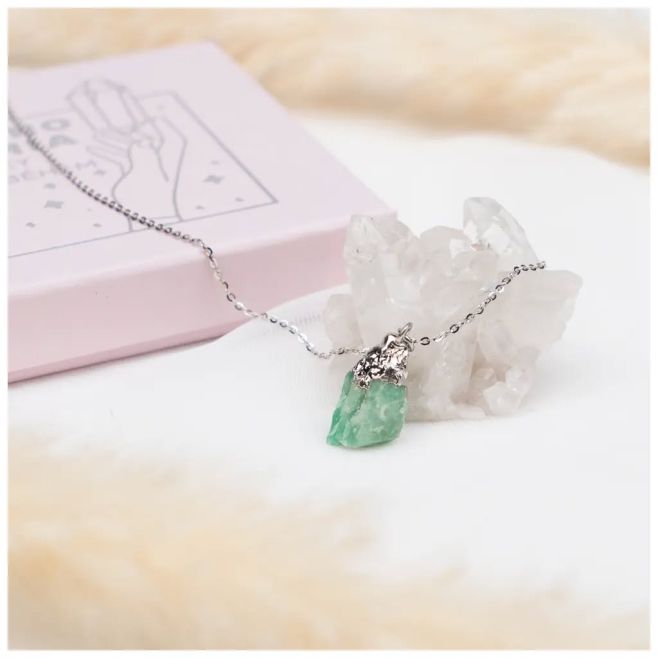 Smaragd, krásný kámen, který je dlouhá léta považován za ten vůbec nejdražší. 💎V kultuře je považován za symbol očisty a...