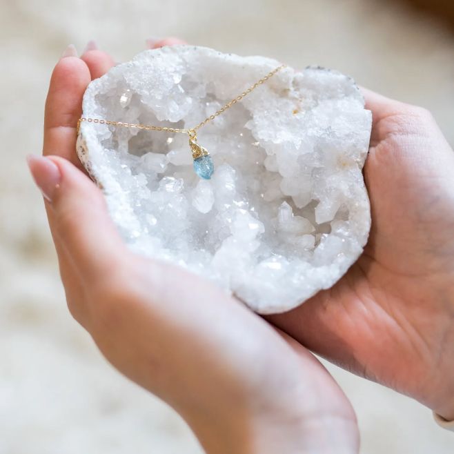 Akvamarín je na sluníčku opravdu jedinečný, co říkáte? 😍