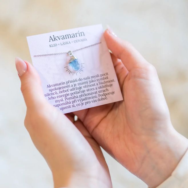 Jaký je váš nejoblíbenější kámen? U nás v tyto slunné dny vyhrává akvamarín a měsíční kámen 🥰